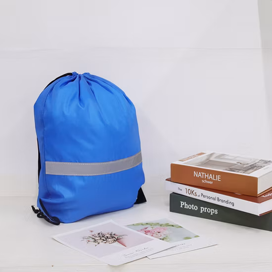 Borsa zaino personalizzata con coulisse impermeabile in poliestere RPET con logo stampato